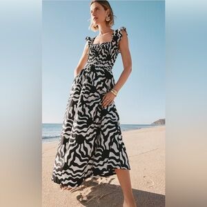 LOFT Printed Maxi Dress Size L | Smocked Bodice Ruffle Straps Black & White